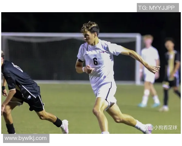 帽子戏法的足球明星们如何在绿茵场上书写传奇与荣耀